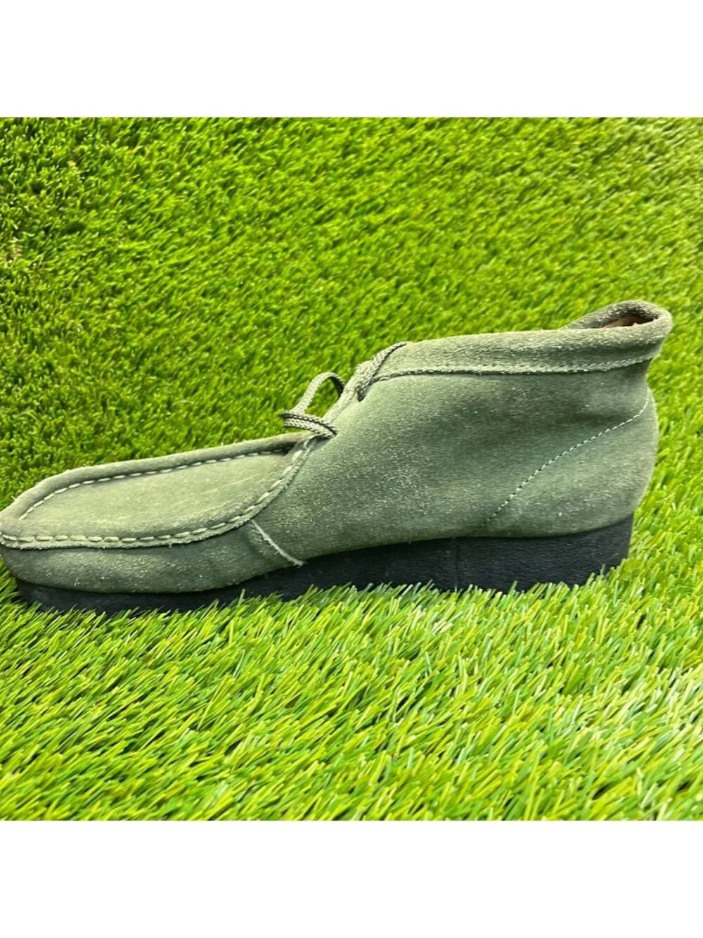 Clarks Wallabee Mens Size 10.5 Green Black Classic Outdoor Suede Chukka Boots